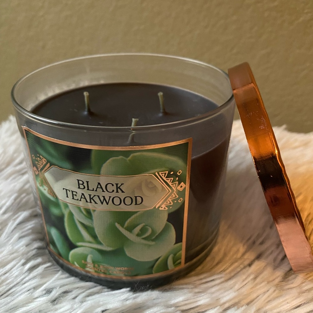 Bath and body works candle - Black Teakwood